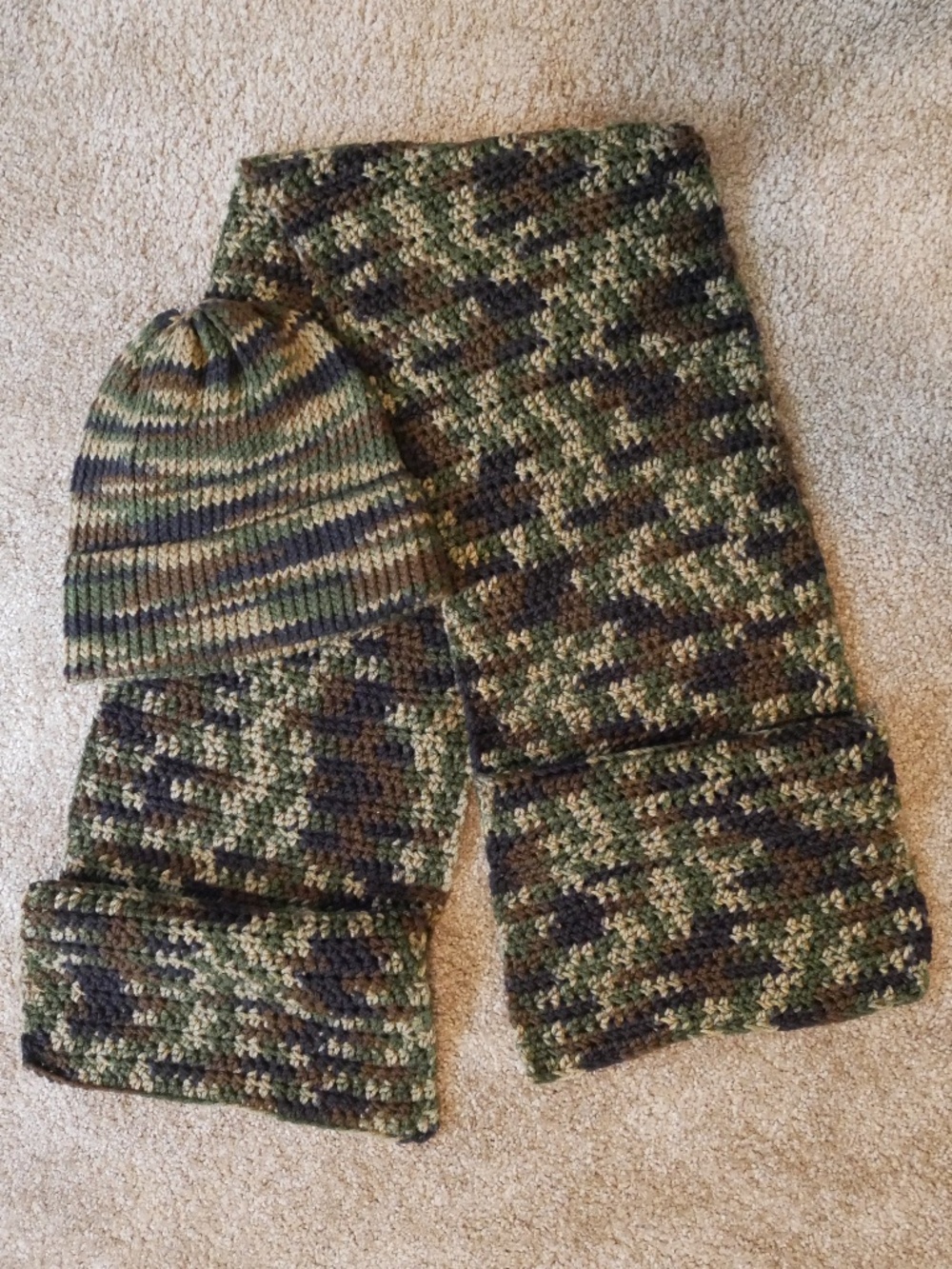 Army Mens/Womens 'Camo' Knit Scarf/Beanie Set NEW!!~